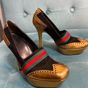 Gucci pumps shoes heels platforms black gold logo web slip in designer luxury